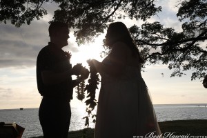 Sunset Wedding Foster's Point Hickam photos by Pasha www.BestHawaii.photos 20181229026